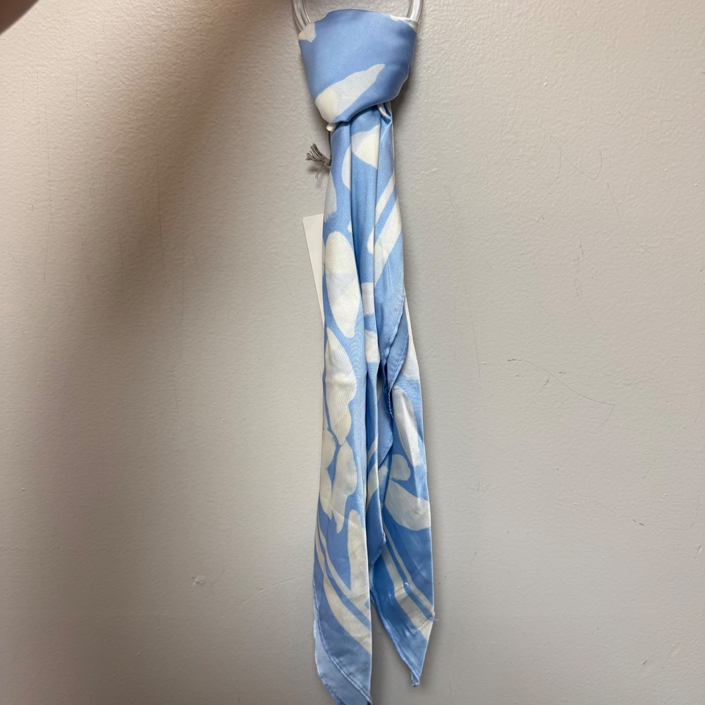 A‎ New Day Scarf Womens OS Blue White NWT Floral Recycled Polyester Lightweight